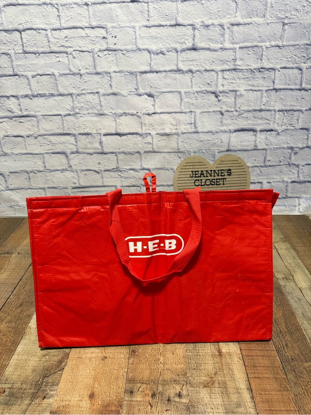 H-E-B Insulated Reusable Cooler Bag - Red, Extra Large
Keep your groceries cold!